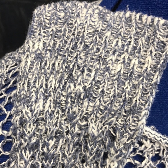 NWOT Hollister Navy and Cream Sweater - Picture 3 of 4